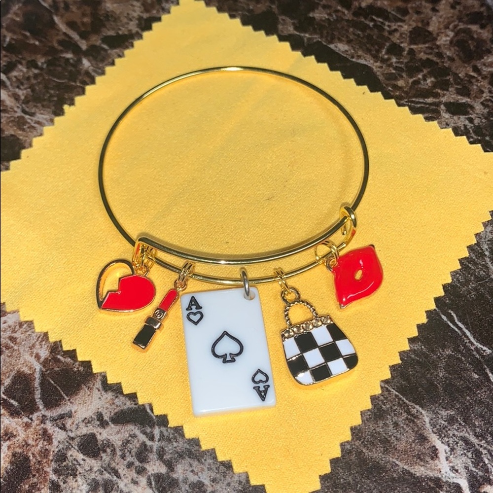 Lovey red charm bangle